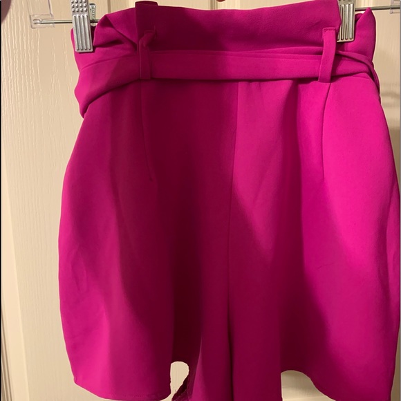 High waisted pink shorts - Picture 2 of 2